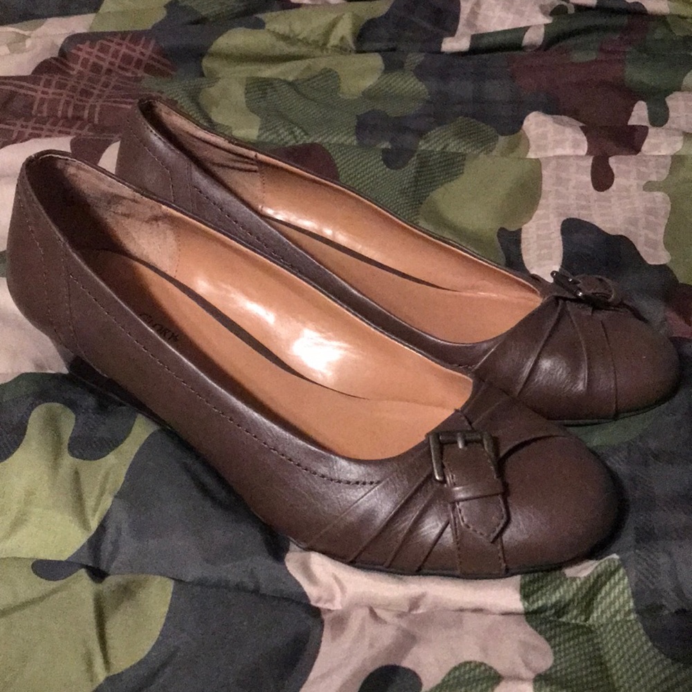 Nice brown dress shoes size 10